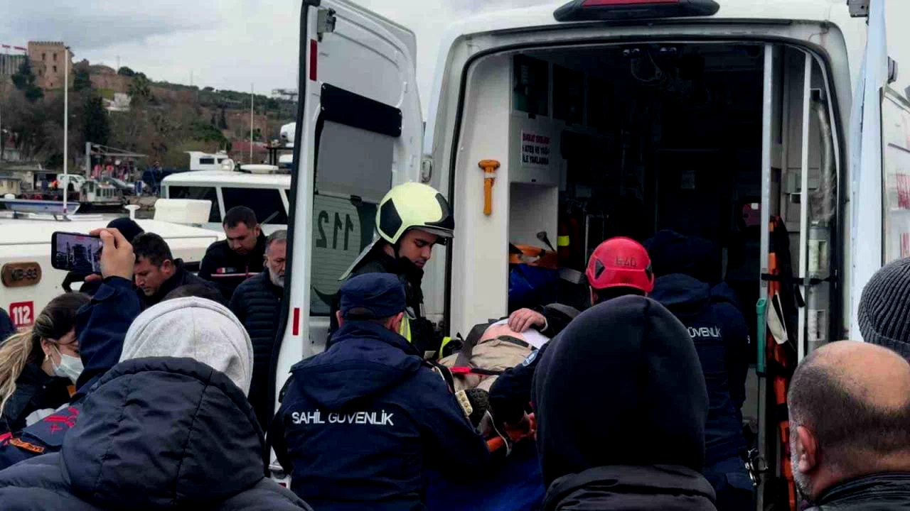Denizde çırpınan vatandaş sahil güvenlik ekiplerince kurtarıldı
