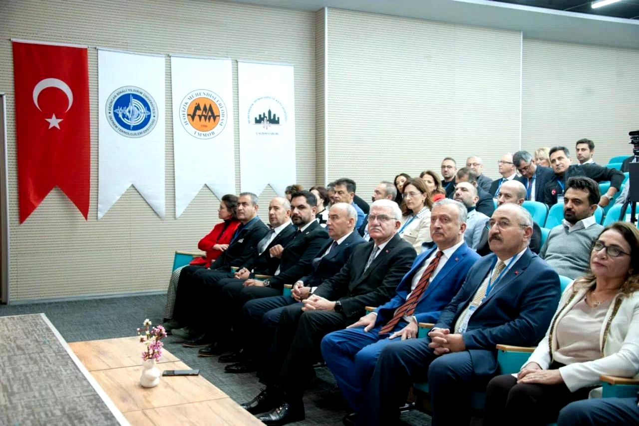 Deprem bilimciler EBYÜ’de buluştu