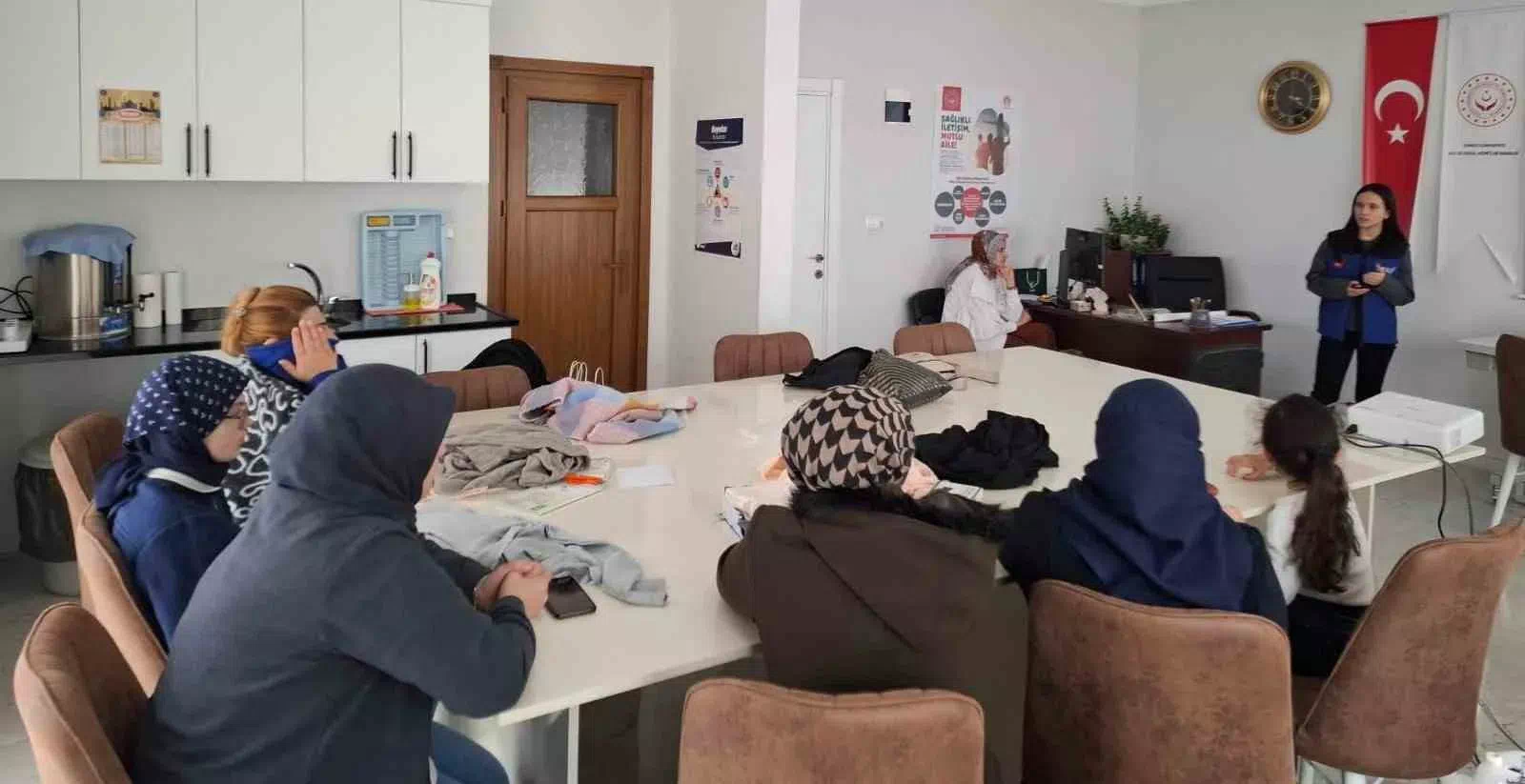 DEPREM EĞİTİMİ VERİLENLERE TATBİKAT YAPILDI.