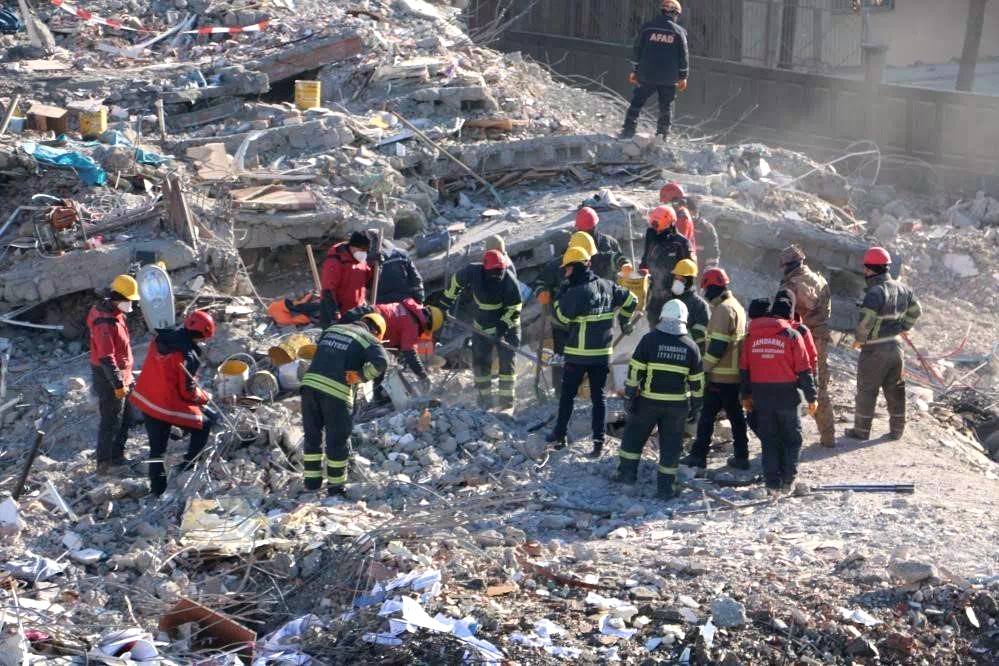 Depremde 100 kişinin hayatını kaybettiği Hisami Apartmanı davası sanıklarının cezası hukuka uygun bulundu