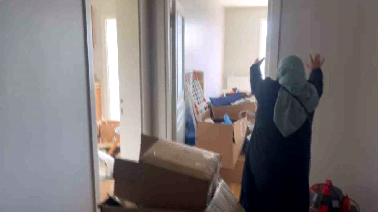 Depreme yeni taşındığı evinde yakalandı, böyle savruldu