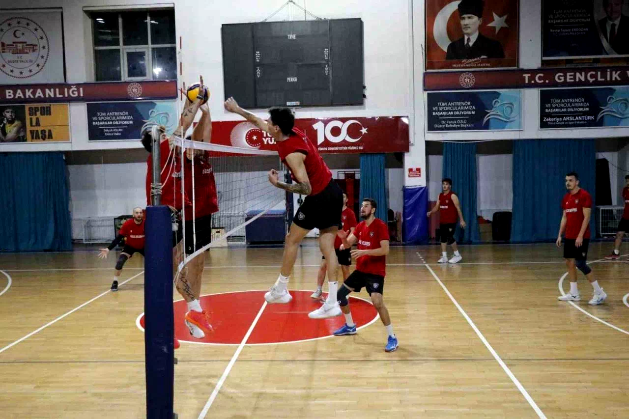 Dev maç Yüzce’de