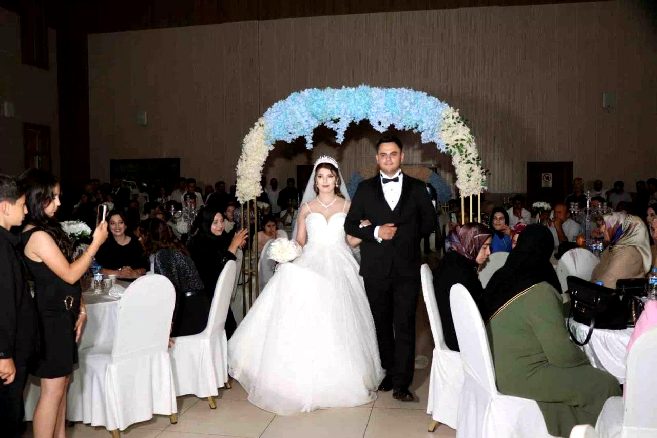 Dilan ve Ömer Çifti Oltu’da dünya evine girdi