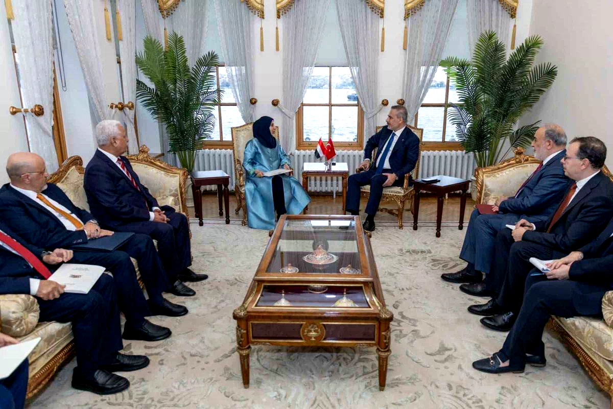 Dışişleri Bakanı Fidan, Yemen Dışişleri Bakanı Al-Zuba ile bir araya geldi