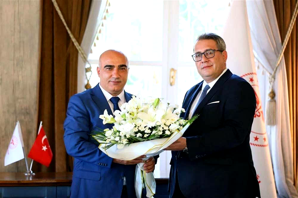 Doç. Dr. Ayhan Kul, İzmir İl Sağlık Müdürlüğüne atandı