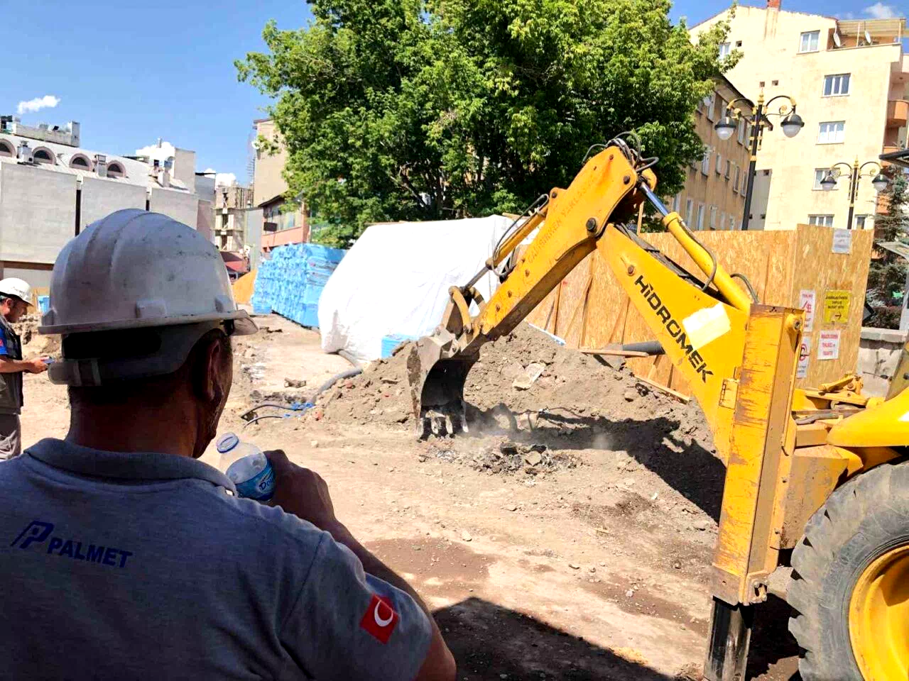 Doğalgaz borusu delindi, vatandaşlar büyük korku yaşadı
