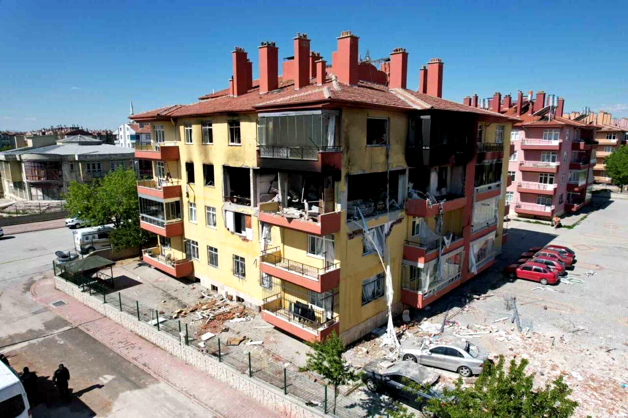 Doğalgaz patlamasının şiddeti gündüz ortaya çıktı