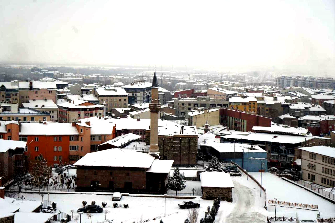 Doğu’da kar yağışı devam edecek