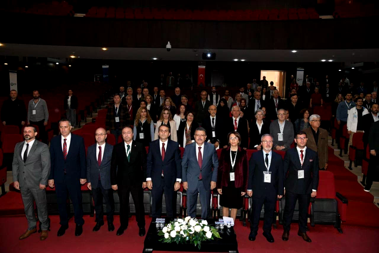 “Doğu Karadeniz Bölgesi Maden Potansiyeli ve Doğa Kaynaklı Afetlerle Mücadele” sempozyumu başladı