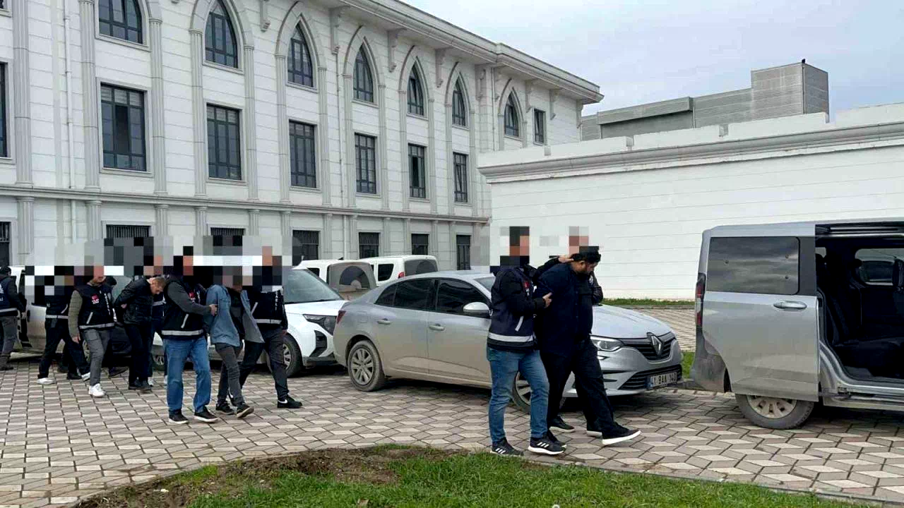 Doktor ve iş insanına silahlı saldırı planlayan şüphelilere operasyon: 6 gözaltı