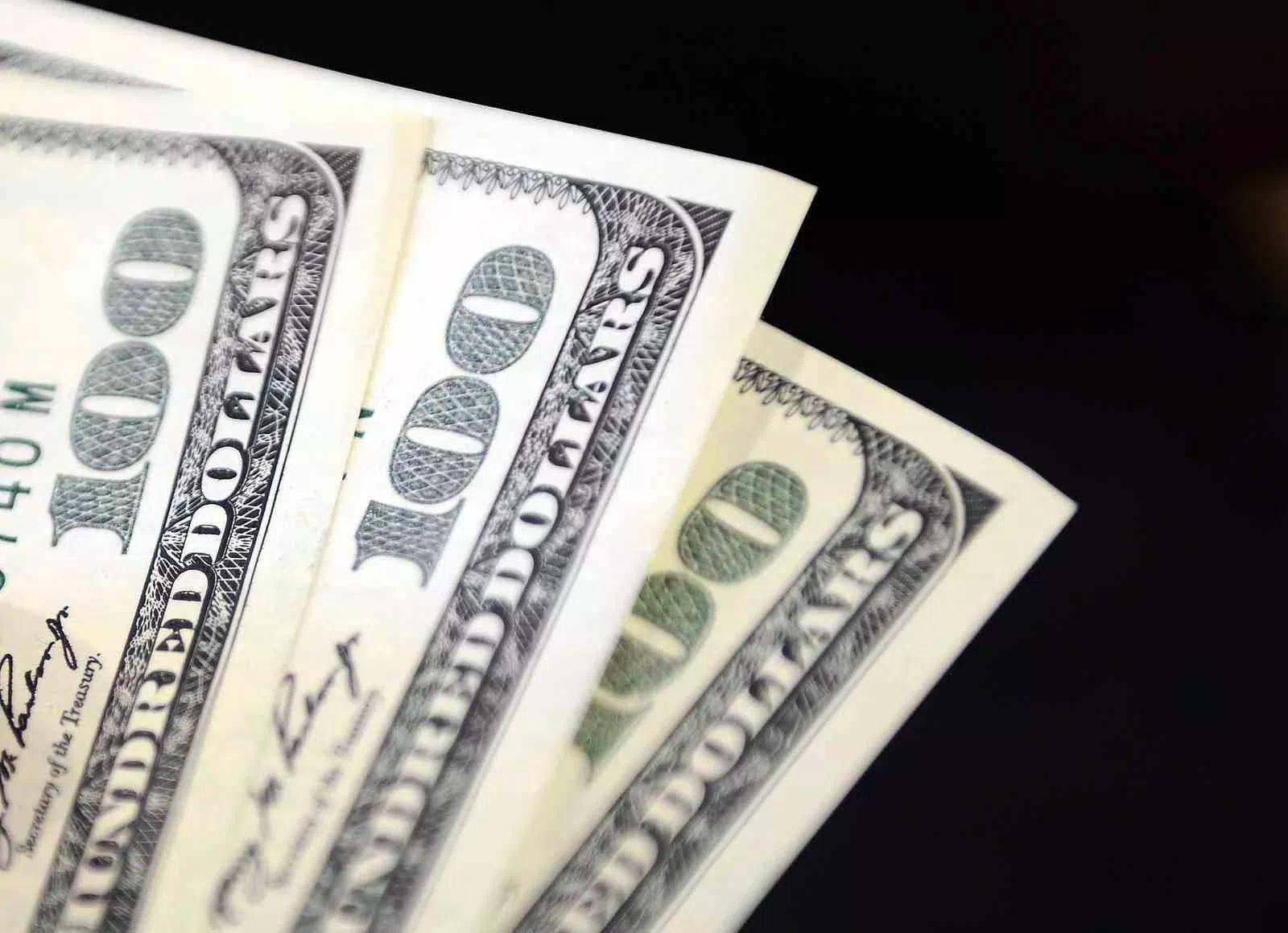 Döviz Kurları Yükselişte: Dolar ve Euro Değer Kazandı!
