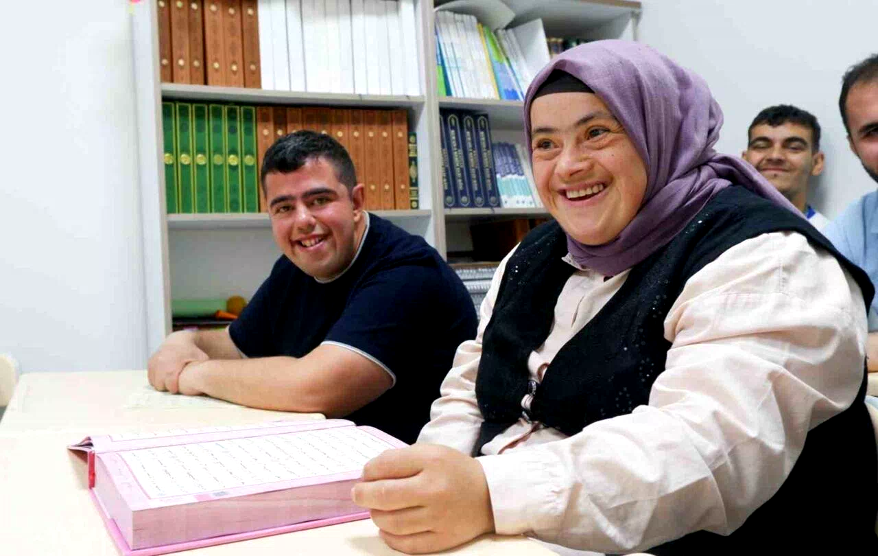 Down sendromlu Fatma ve Muhammet’in Kur’an-ı Kerim aşkı engel tanımadı