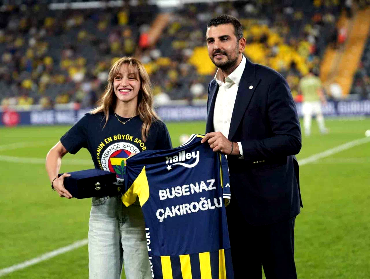 Dünya Boks Şampiyonası’ndan madalya ile dönen boksörlere plaket
