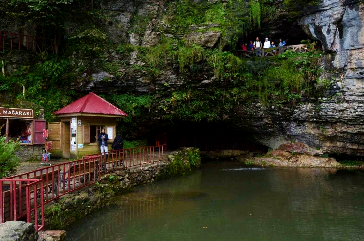 Dünyanın en uzun ikinci mağarasını 7 ayda yaklaşık 100 bin turist ziyaret etti