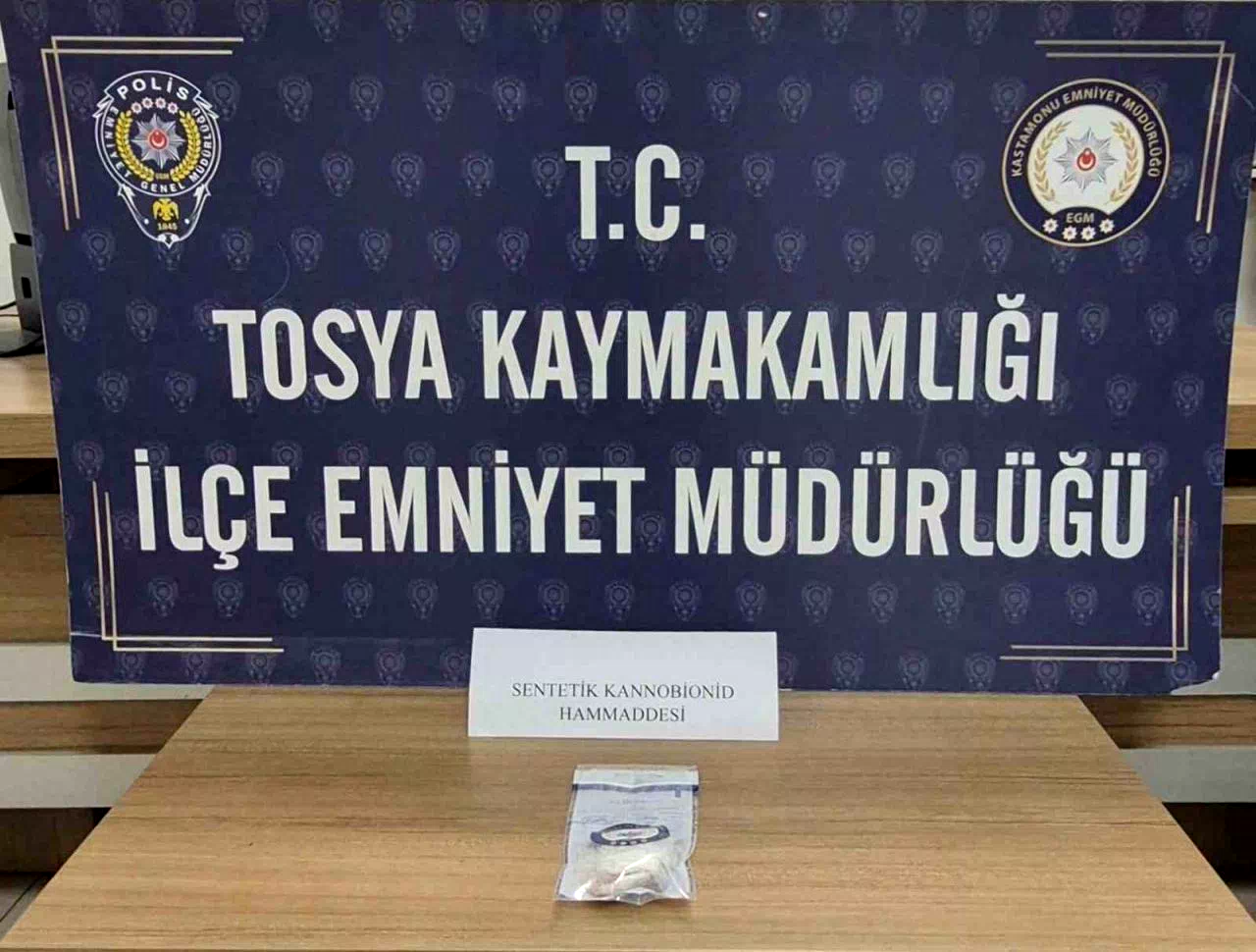 Durdurulan araçta uyuşturucuyla yakalanan bir şüpheli tutuklandı