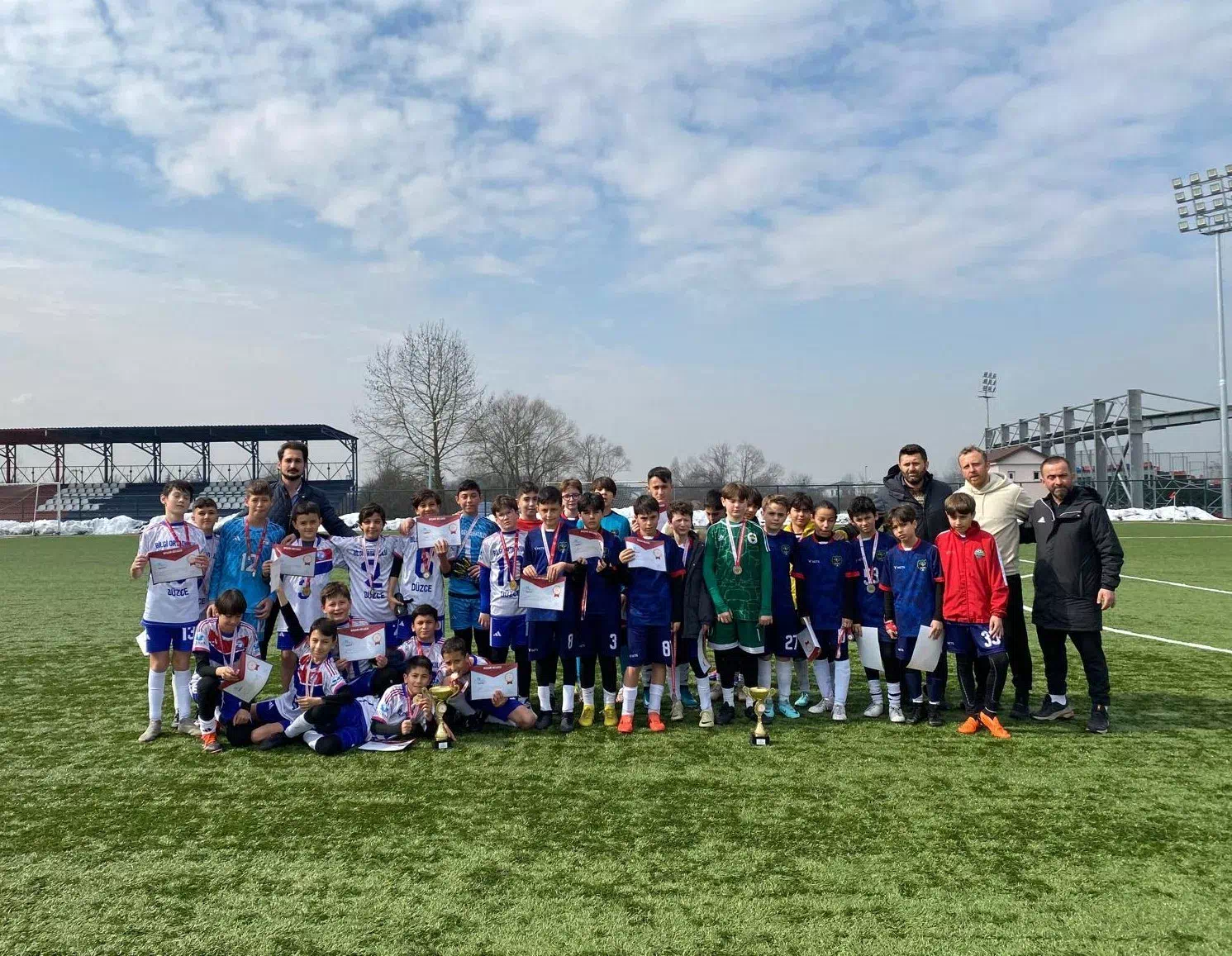 DÜZCE’DE BİRİNCİ: BİLGİ ORTAOKULU!