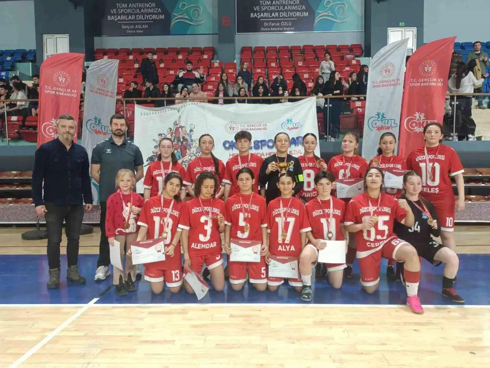 DÜZCE SPOR LİSESİ GENÇ KIZLAR FUTSAL ŞAMPİYONU!
