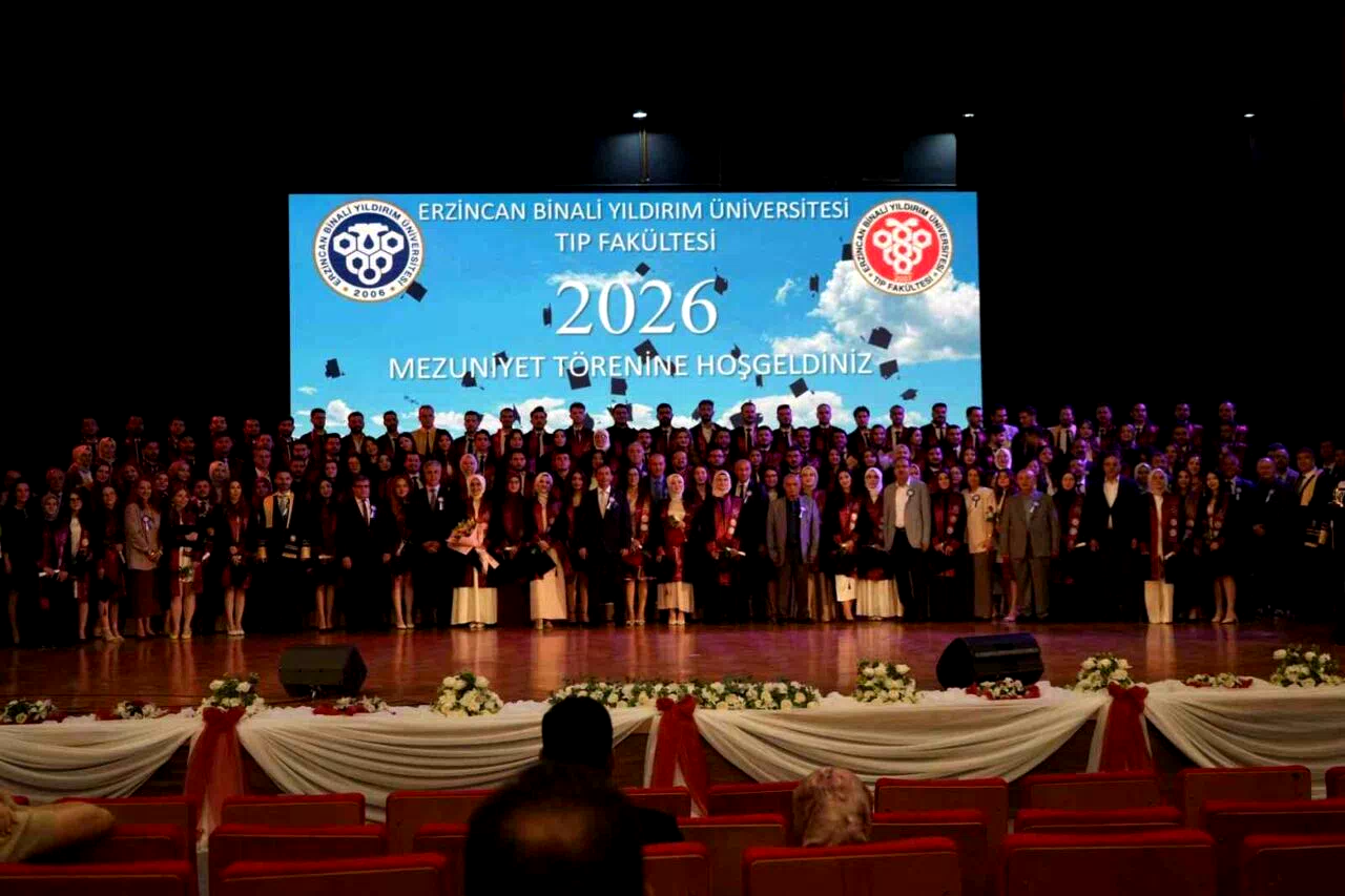 EBYÜ’de mezuniyet coşkusu: 115 doktor sağlık ordusuna katıldı
