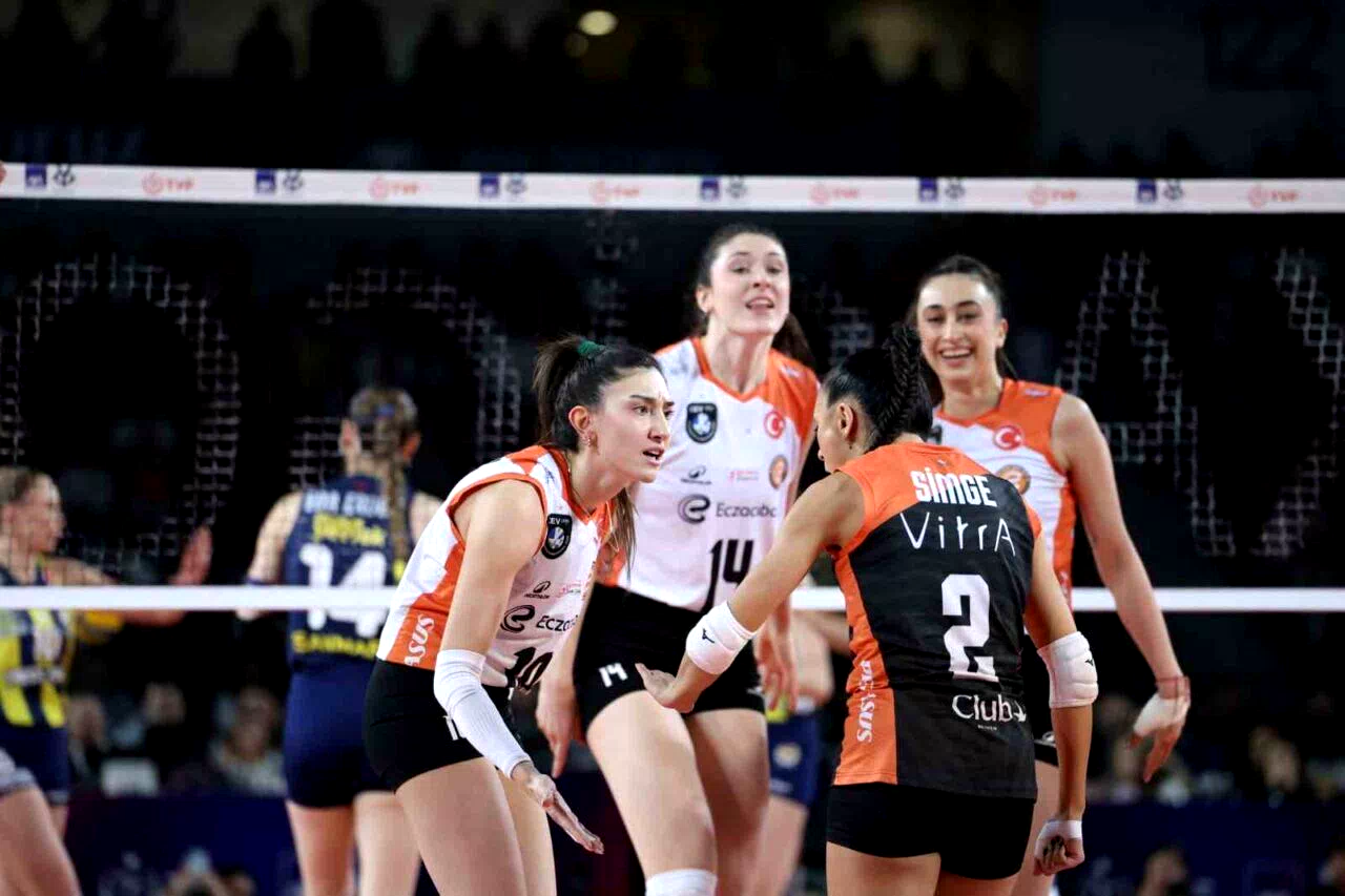 Eczacıbaşı Dynavit, Kupa Voley’de adını finale yazdırdı
