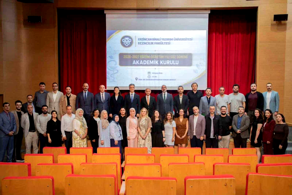 Eczacılık Fakültesinde akademik kurul toplantısı yapıldı