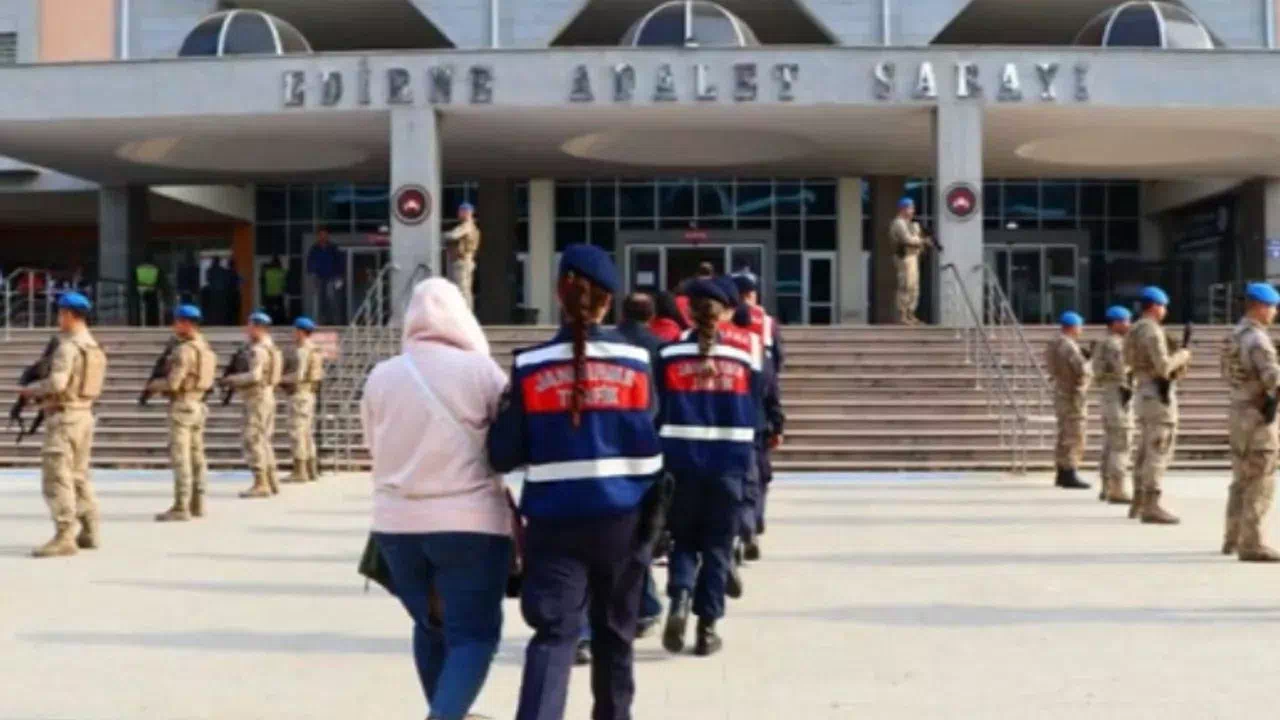 Edirne’de Yurt Dışına Kaçmaya Çalışan 25 Şüpheli Yakalandı