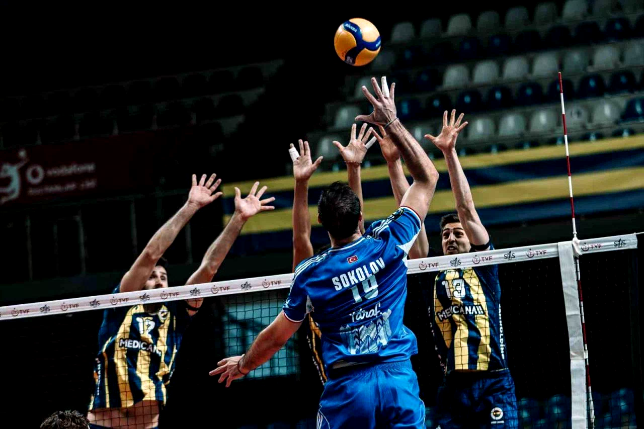 Efeler Ligi: Fenerbahçe Medicana: 0 – Halkbank: 3
