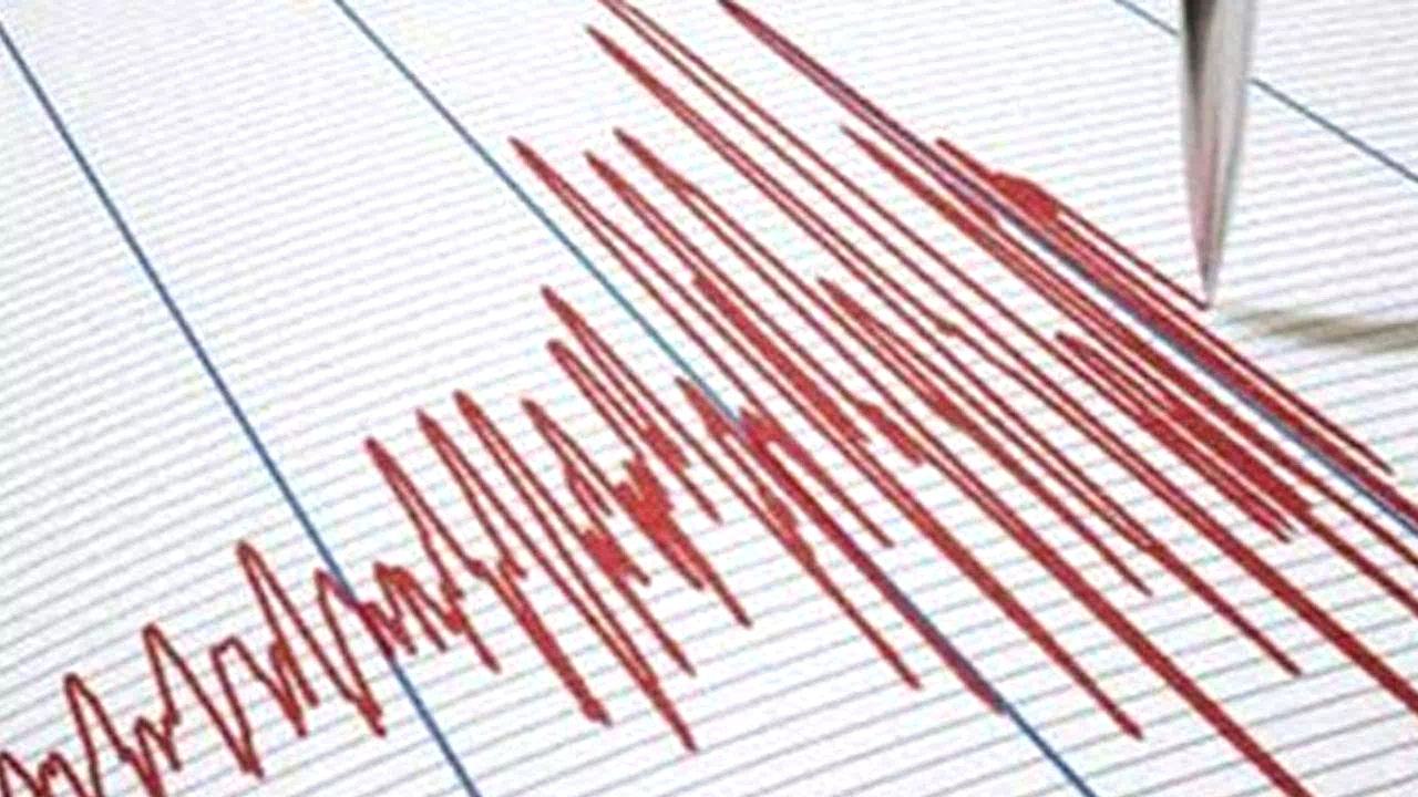 Ege Denizi'nde 4,9 büyüklüğünde deprem meydana geldi