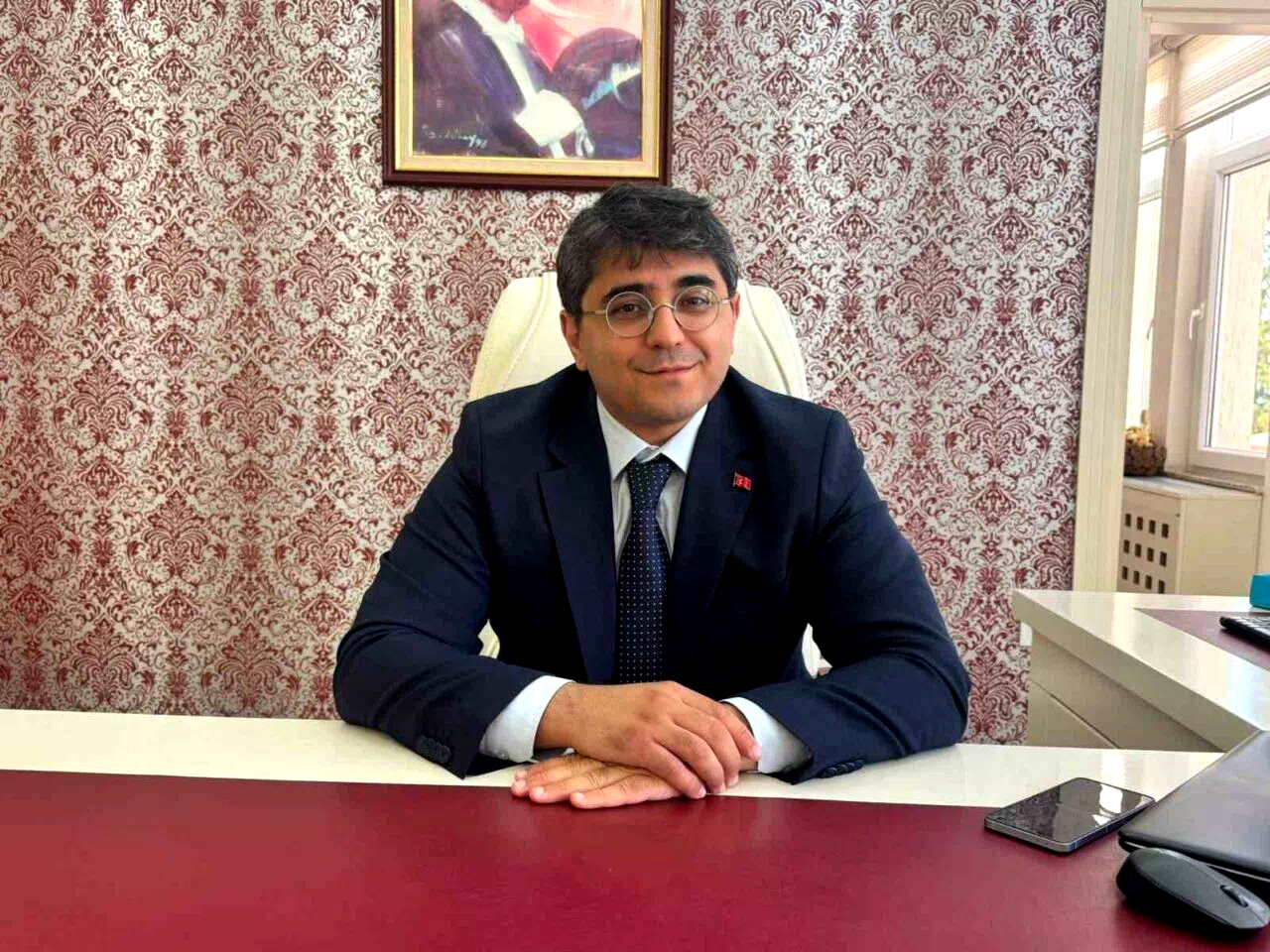 Eğirdir’in yeni kaymakamı Dr. Serhat Doğan görevine başladı
