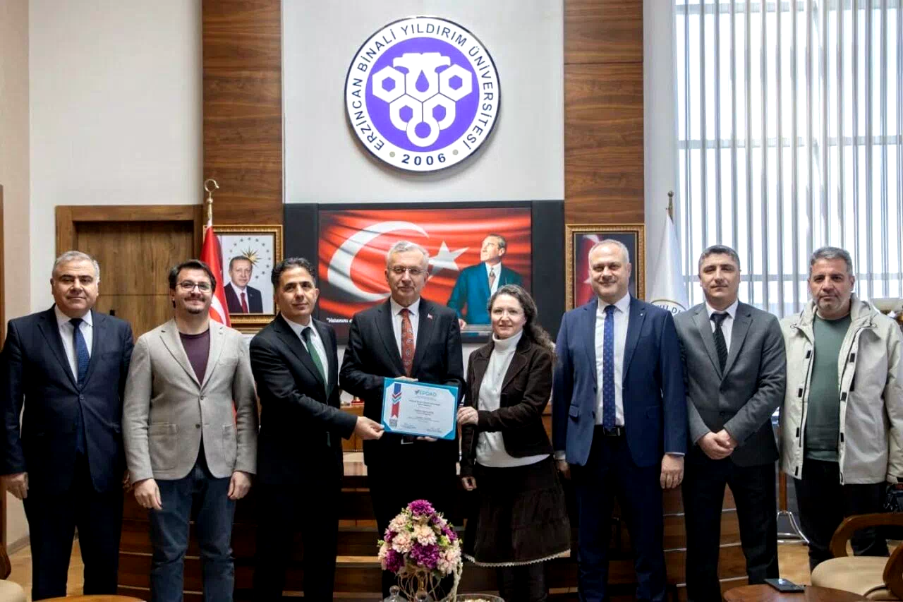 Eğitim Fakültesi tüm anabilim dallarıyla akreditasyonunu tamamladı
