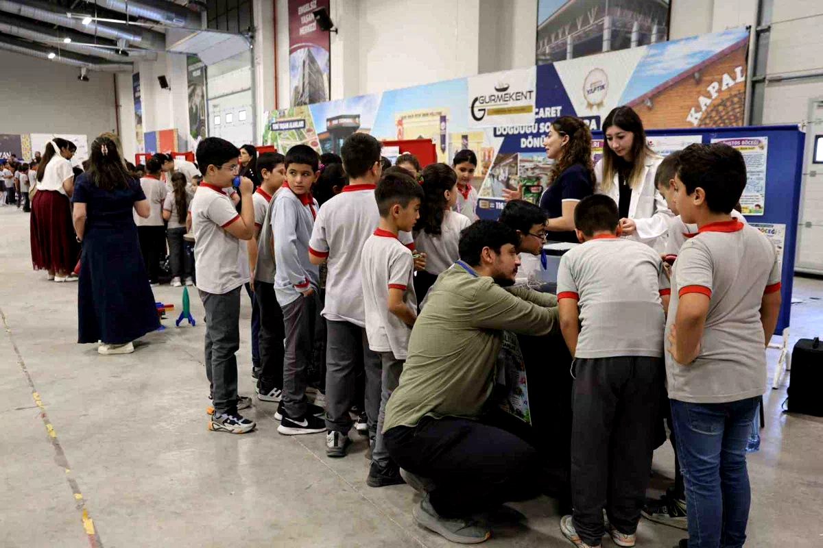Elazığ’da ‘TÜBİTAK 4007 Bilim Şenliği’ gerçekleştirildi