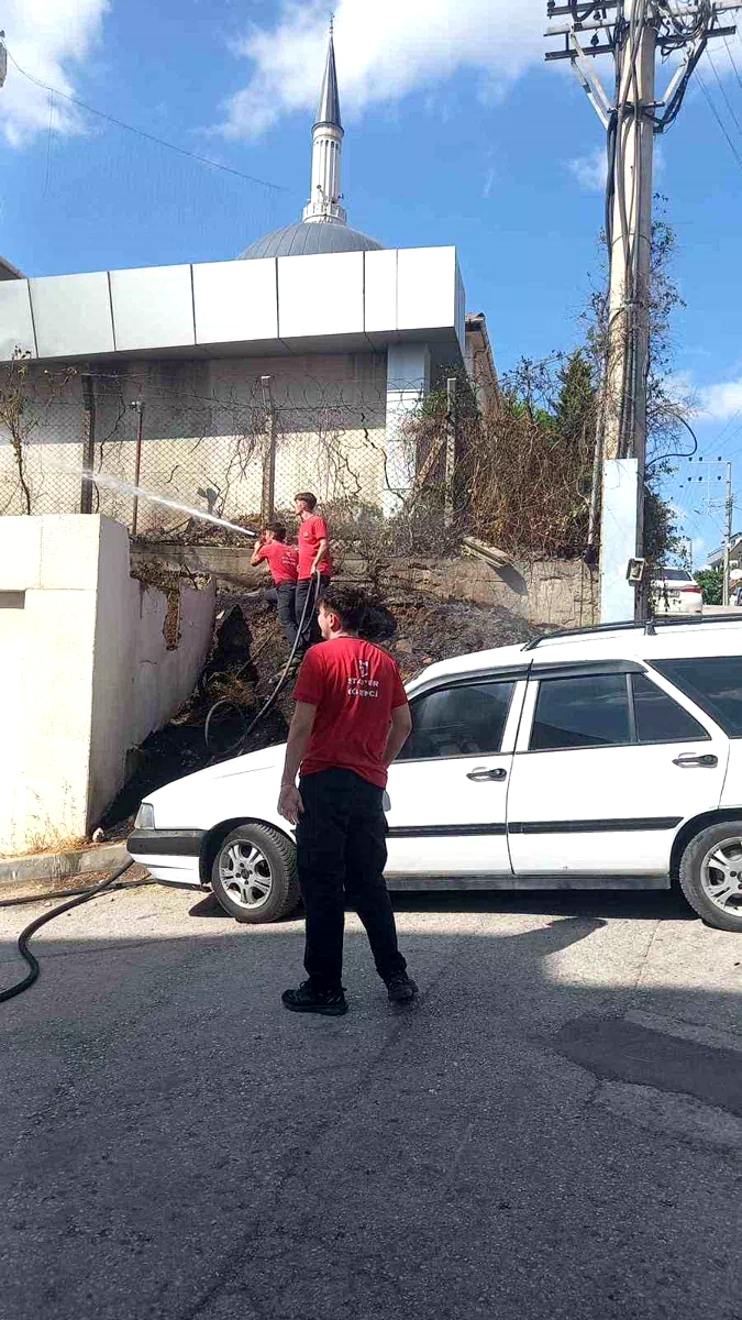 Elektrik direğinde kısa devre yangına sebep oldu
