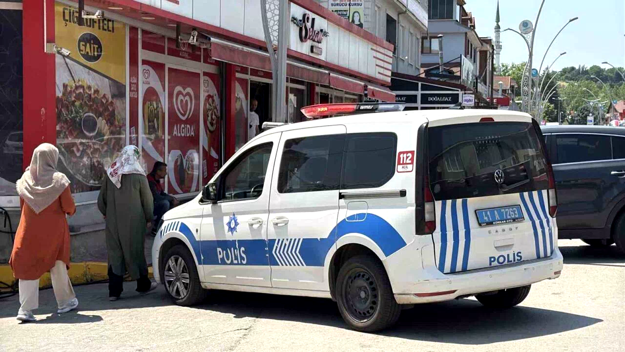 Elini kıyma makinesine kaptıran kadının parmakları koptu