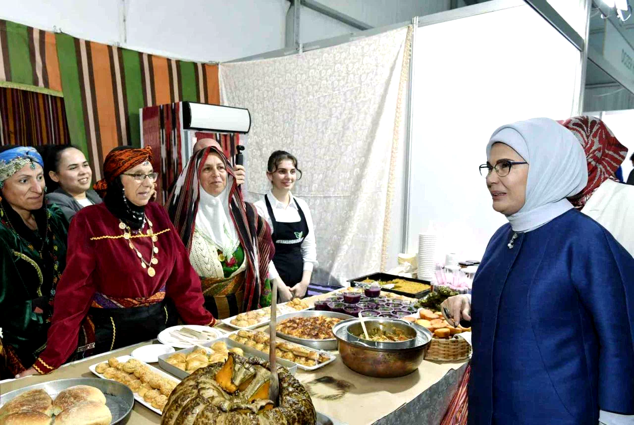 Emine Erdoğan, 5. Rize Gastronomi Günleri’ne katıldı: “Bu anlamlı buluşma, Rize’nin kültürel hafızasını da geleceğe taşıyan bir adım”