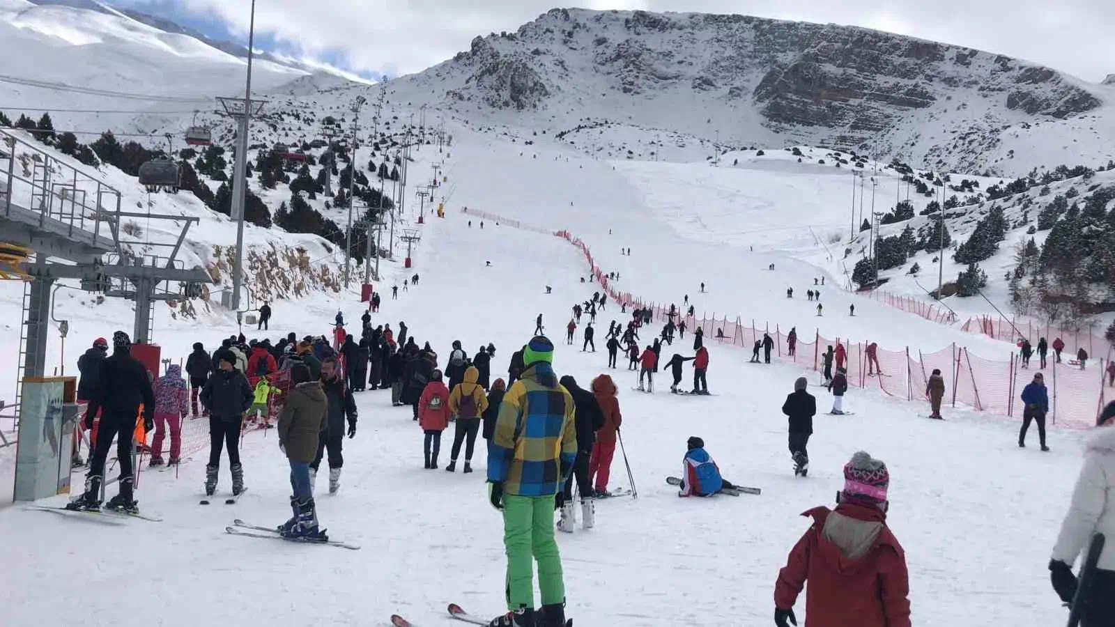 ERGAN KAYAK MERKEZİ, YOĞUN SEZONUNU 1 MİLYON 900 BİN ZİYARETÇİ İLE TAMAMLADI.