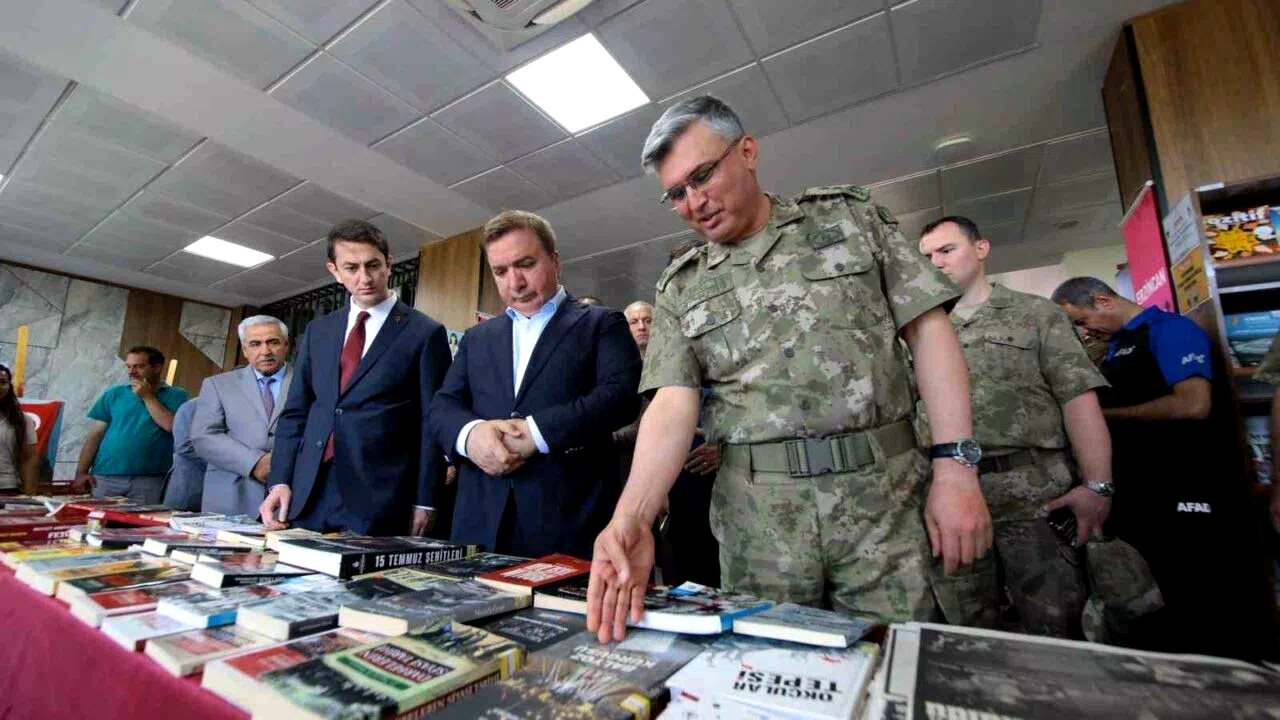 Erzincan’da 15 Temmuz Kitap ve Resim Sergisi’nin açılışı yapıldı
