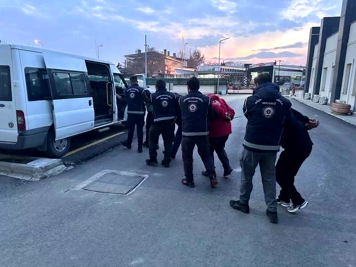 Erzincan’da 19 kaçak göçmen yakalandı, 3 organizatör tutuklandı
