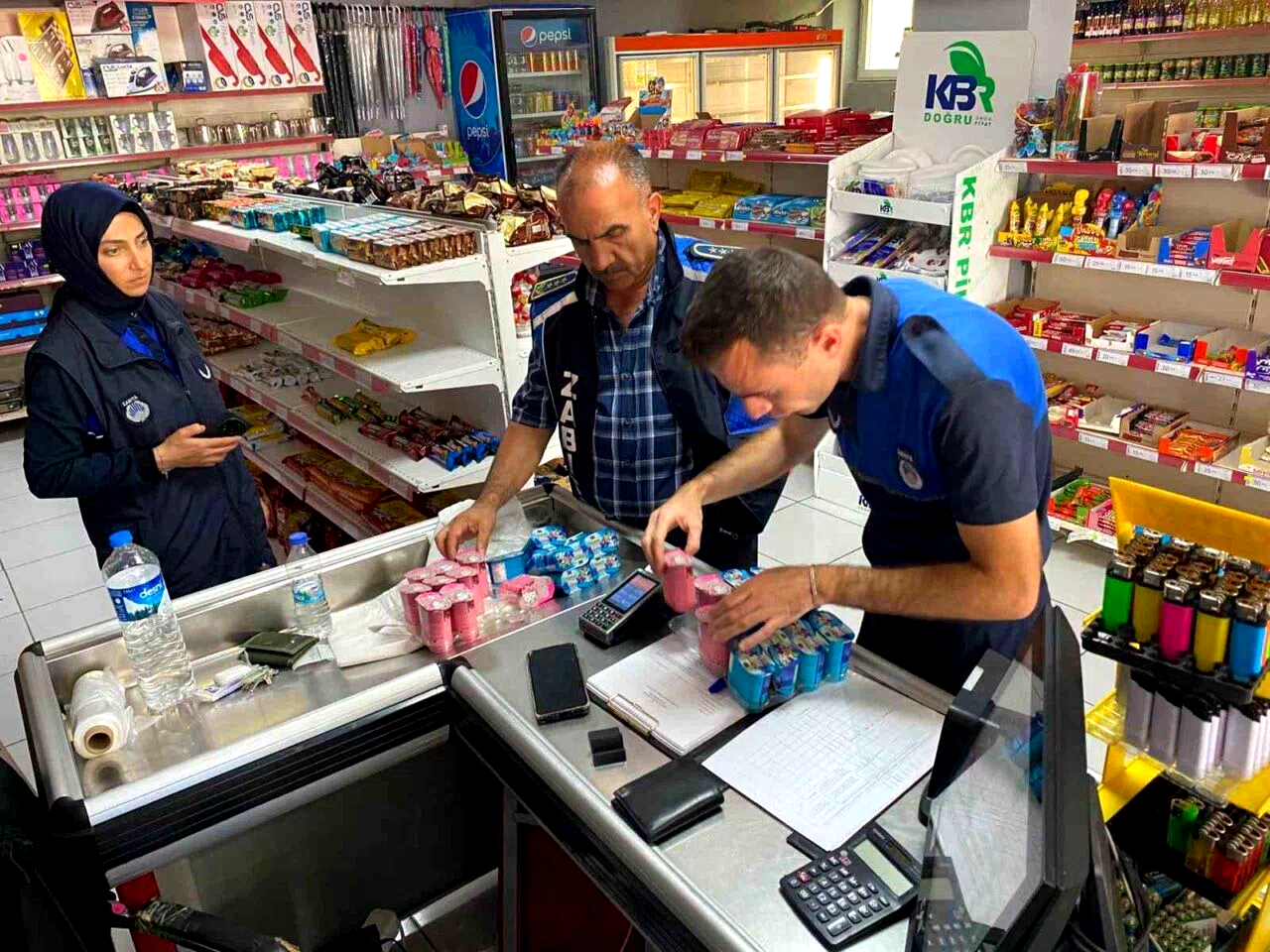 Erzincan’da 372 markete eş zamanlı denetim: tarihi geçmiş ürünler imha edildi