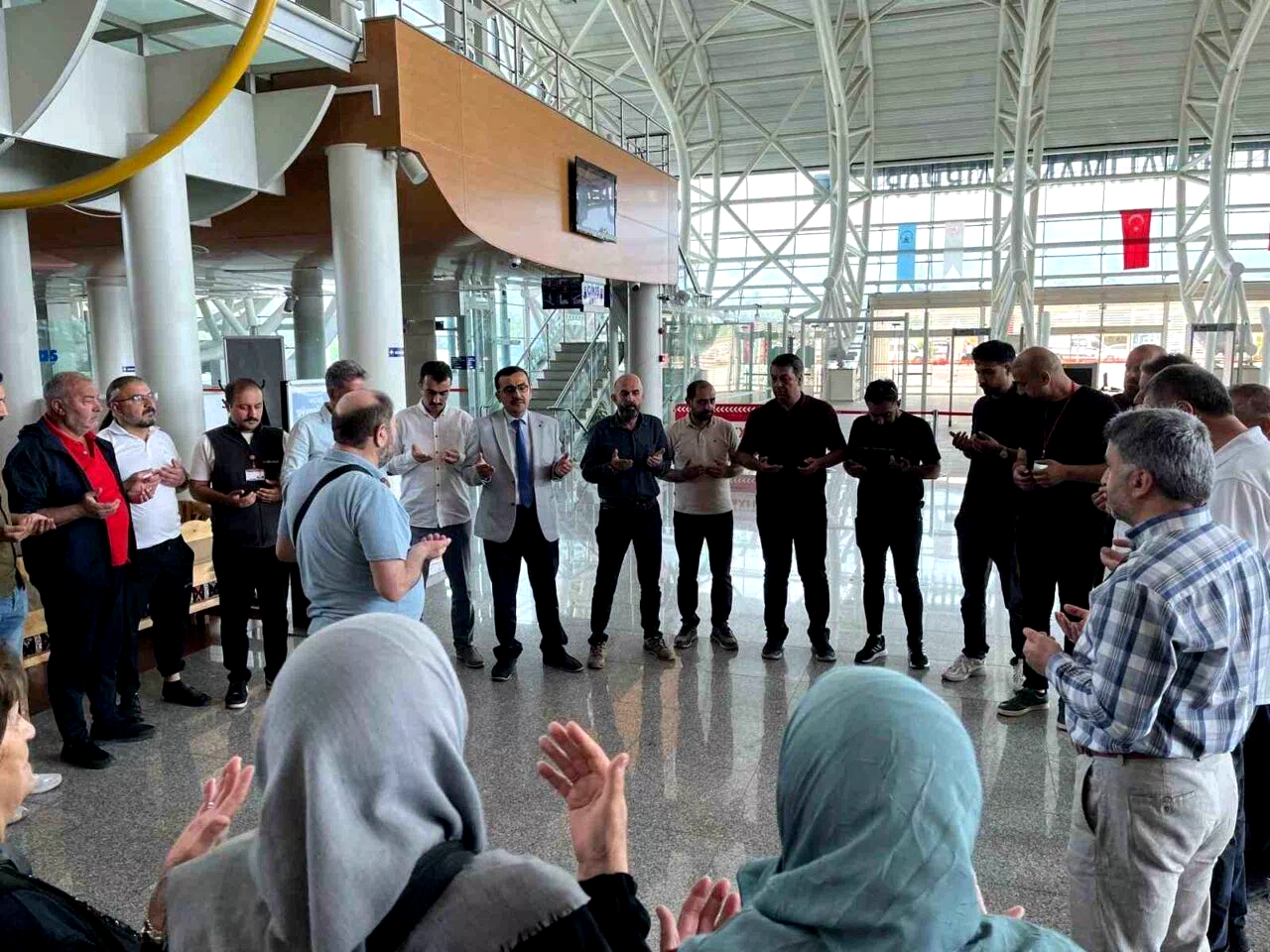 Erzincan’da 59. hac kafilesi dualarla uğurlandı