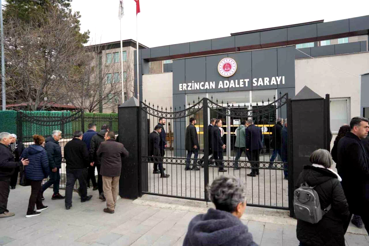 Erzincan’da 9 işçinin hayatını kaybettiği toprak kaymasına ilişkin dava 14 Nisan’a ertelendi