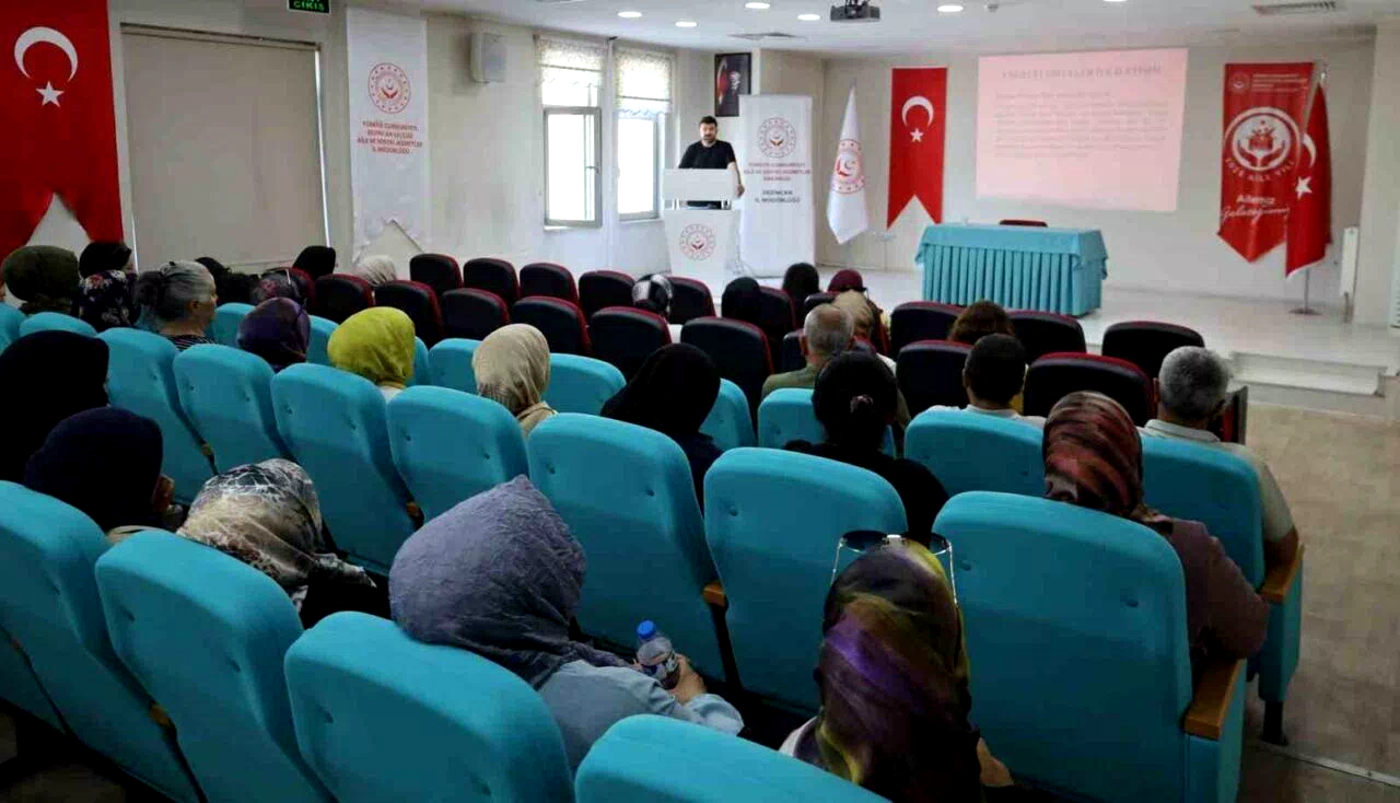 Erzincan’da bakım personellerine ‘Engelli Bireylerle Etkili İletişim’ eğitimi verildi