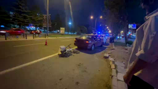 Erzincan’da bisiklet ile otomobil çarpıştı