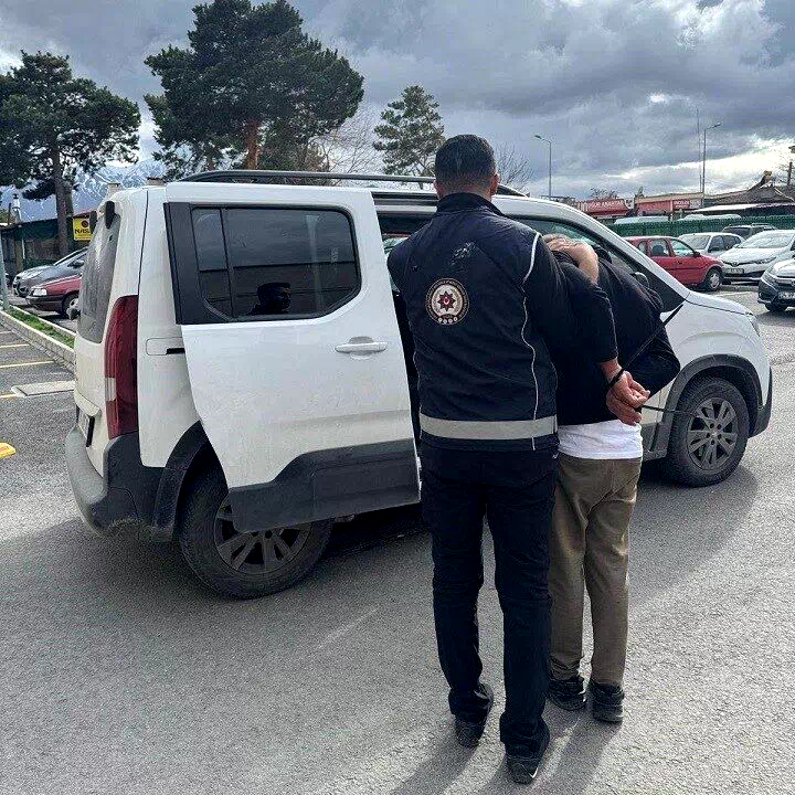 Erzincan’da çeşitli suçlardan kesinleşmiş hapis cezası bulunan 18 aranan şahıs yakalandı