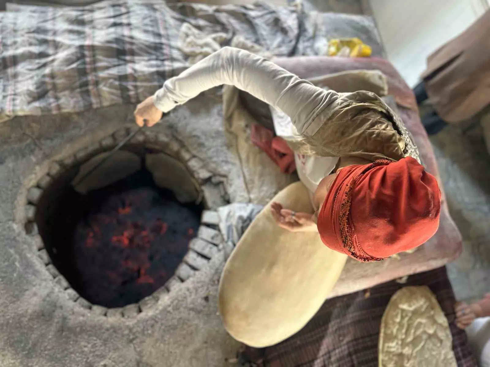 Erzincan’da Dağ Köyünden Tandır Ekmeği Patronu: 10 Kadına İstihdam Sağlıyor
