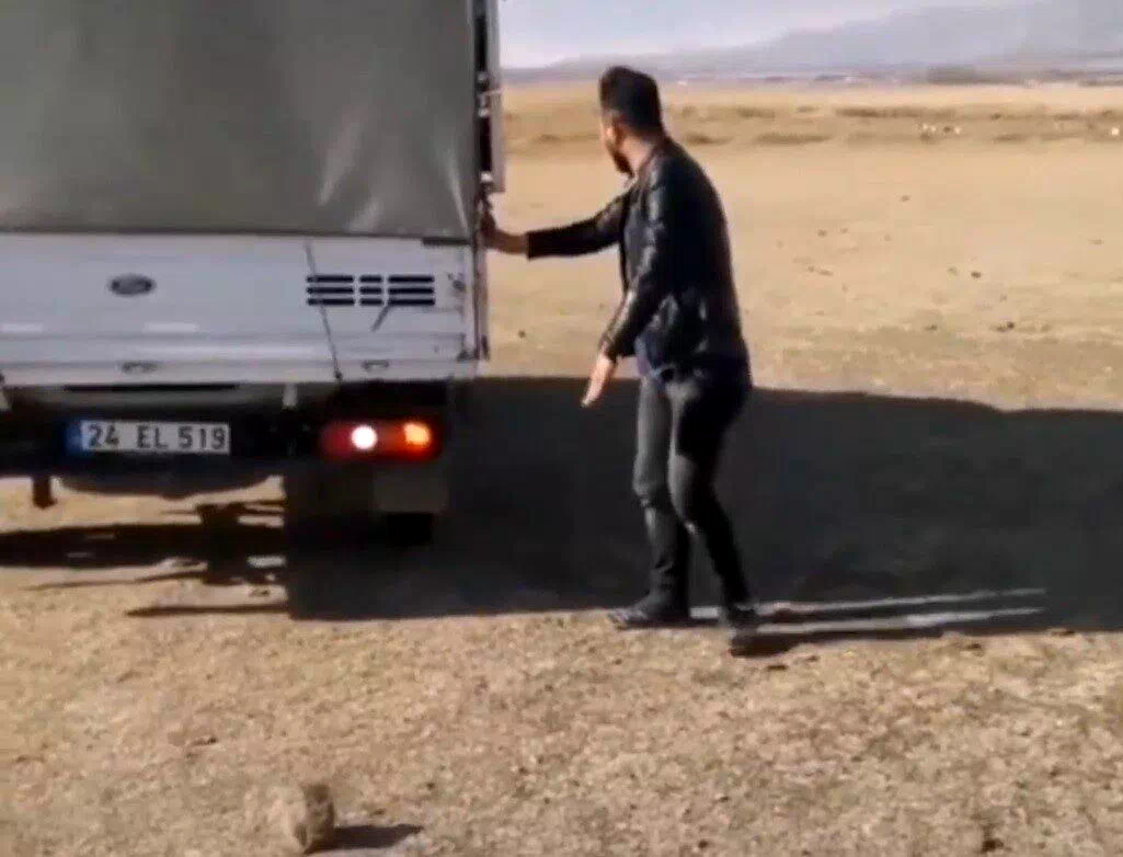 Erzincan’da ehliyet sınavı öncesi komik anlar yaşandı