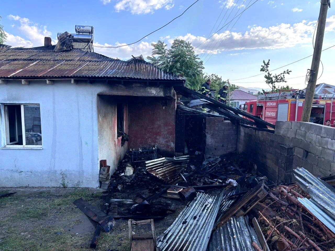 Erzincan’da ev yangını