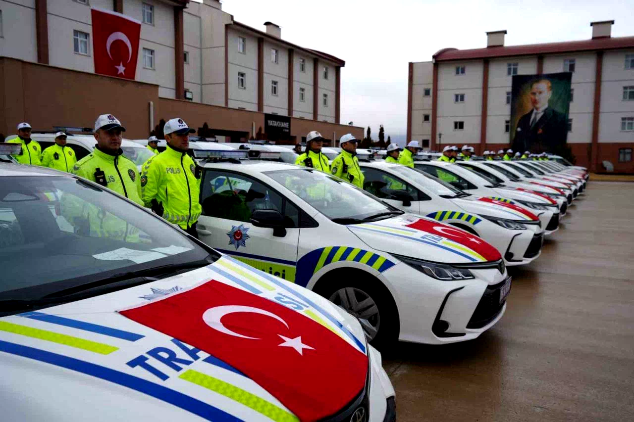 Erzincan’da güvenlik güçlerine 122 yeni araç teslim edildi