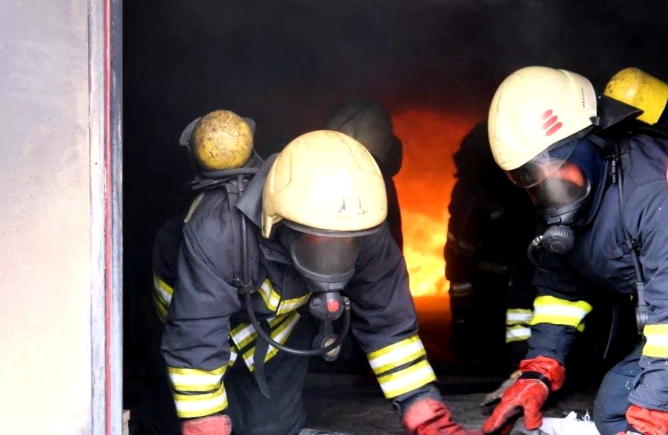 Erzincan’da hizmete sokulan itfaiye eğitim merkezinde tatbikat