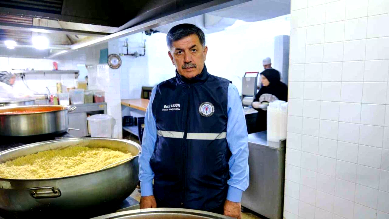 Erzincan’da ihtiyaç sahiplerine her gün 3 çeşit iftar yemeği ulaştırılıyor
