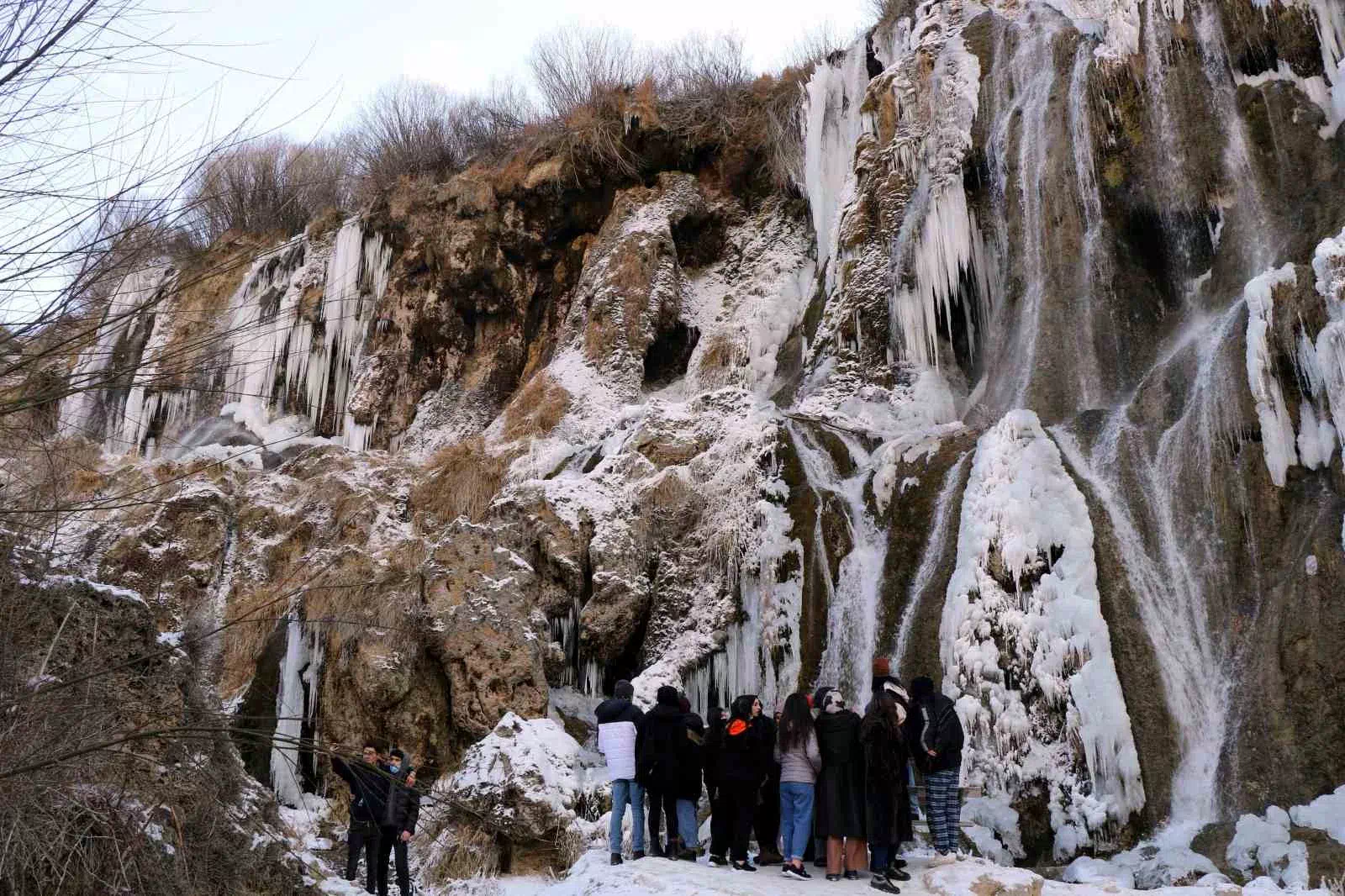 Erzincan’da İlginç Hava Olayı: Bahar ve Kış Aynı Anda!