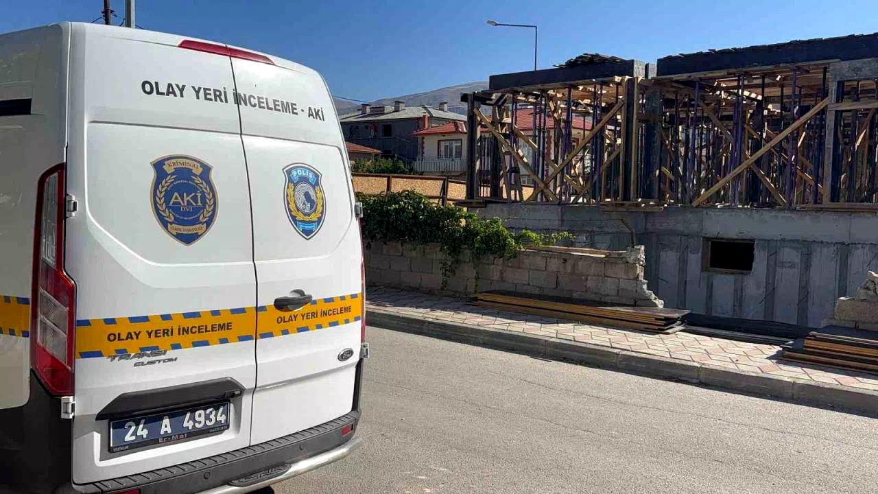 Erzincan’da inşaattan düşen işçi ağır yaralandı
